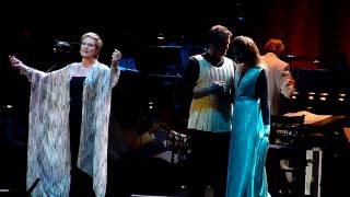 Julie Andrews, Simeon's gift, London O2 Arena