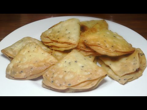 क्रिस्पी खारी पुरी - Tea Time Snacks - Crispy Khari Puri Recipe