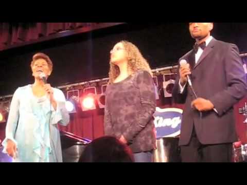 Dionne Warwick, David Elliott & Cheyenne Elliott