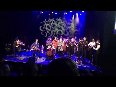 V-Dala spelmanslag med Väsen Duo på Reginateatern