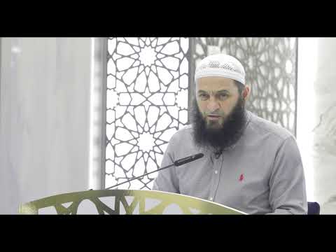 Forma dhe ulja në fund të namazit sipas sunetit | Hoxhë Sadullah Bajrami