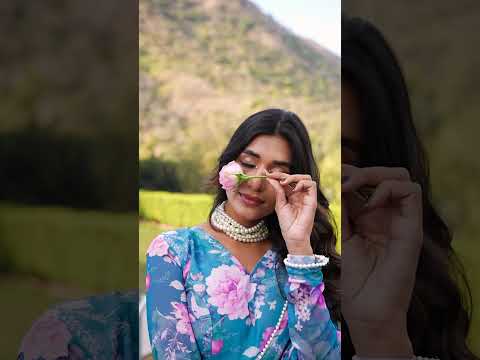 Blue Refined Beauty Weightless Marble Printed Saree with Pearl Lace Border