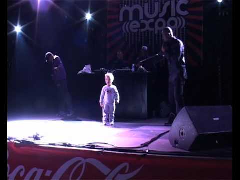 Le meilleur danseur au monde sur scene avec Patson et Joe