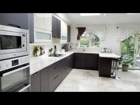 Stunning 4-Bed Semi-D Home with Large Extension - Image 2