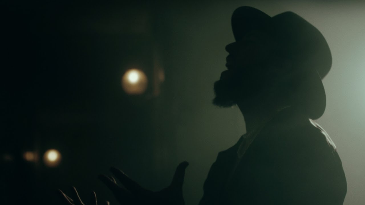 Galvan Real — La Distancia