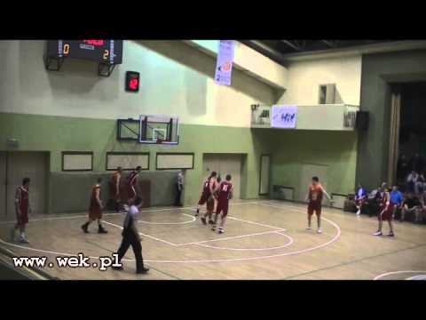www.wek.pl: Włocławska Liga Koszykówki Amatorskiej, Oltech-Dworek w Smólsku - 27.03.2011, cz.1/5
