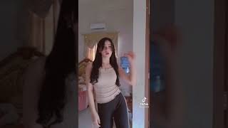 Download lagu tiktok tante pemersatu bangsa cantik banget mp3