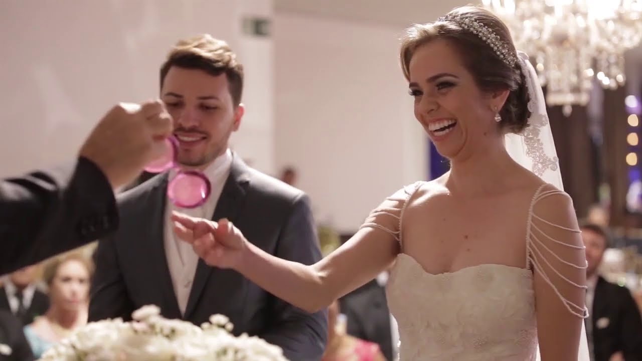 Dinâmica dos óculos no casamento.