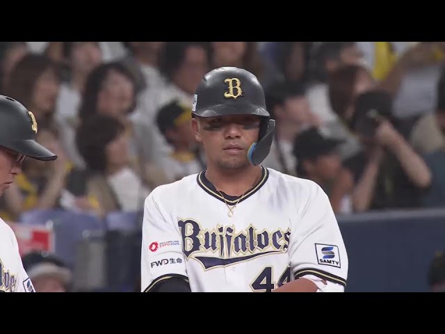 【5回裏】均衡を破る一打!! バファローズ・頓宮裕真 右中間を破るタイムリー2ベースで先制!!  2024年6月11日 オリックス・バファローズ 対 阪神タイガース