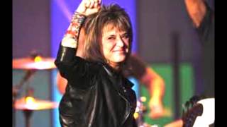 SUZI QUATRO Breaking Dishes
