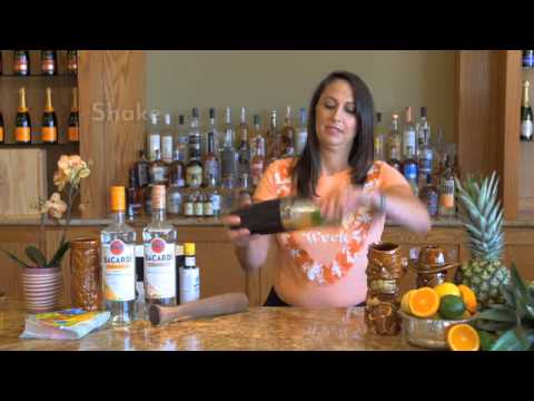 How to Make the Bacardí Tangerine Coconut Gimlet