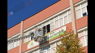 Евакуираха директорка на училище през прозореца  на 4 етаж по време на учение