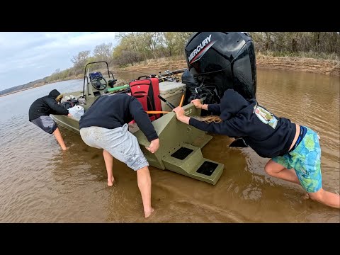 We Crashed the New Boat!(2 Days on the River)