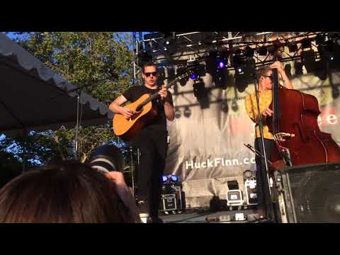 Infamous Stringdusters (Andy Falco solo)