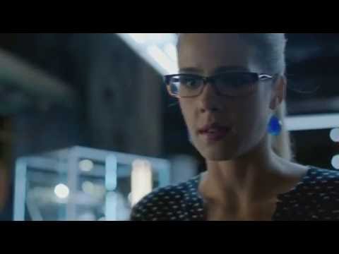 Arrow 2x08, part4 / Barry finds out Oliver is the hood
