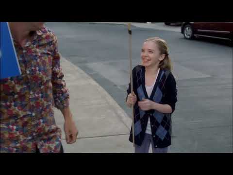 Renee Is Having A Halloween Party - Desperate Housewives 7x06 Scene