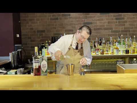 Sommerdrink: Der Enzoni - Eine Art Negroni Sour mit frischen Trauben. Damn Yummy Baby