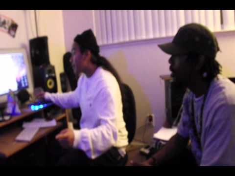 RONNIEREALTIME  PRESENTS  VANABOO