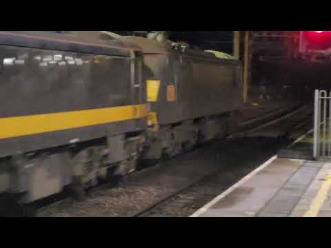 4S49 - DB90's - DB Blue (90034) & Bumblebee3 (90020) on the Grangemouth bound blue 💙 boxes 6 early