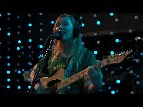 Head Alone - Julia Jacklin