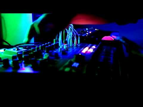 #jamuary2020 Day 5 - Arturia Minibrute 2S and Behringer Deepmind, feat. Zoom MS-CDR-70