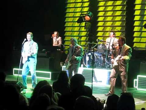 chris isaak - go walking down there