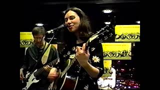 "I Hear You Say So" by The Innocence Mission (live from Borders LA)