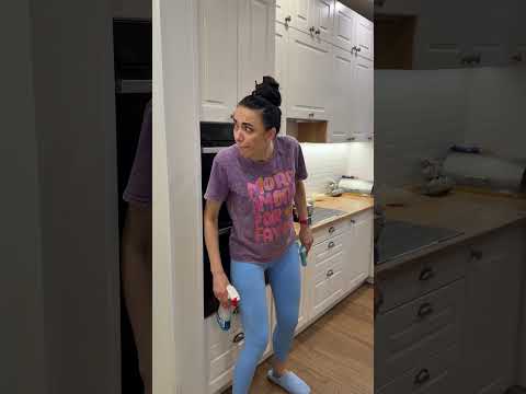 She wasn’t ready for this surprise. Funny family #couple #comedy #funny
