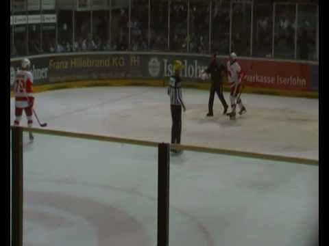 Spielabbruch DEL-Spiel Iserlohn Roosters gegen die Füchse Duisburg - Verletzung Ilpo Kauhanen