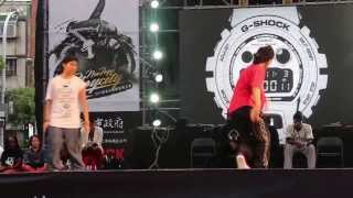 preview picture of video '20131103 女力Bboyworld Asia@New Taipei Bboy City 2013 HIP HOP All Age Kazane(JPN) vs Chika-J(JPN)'