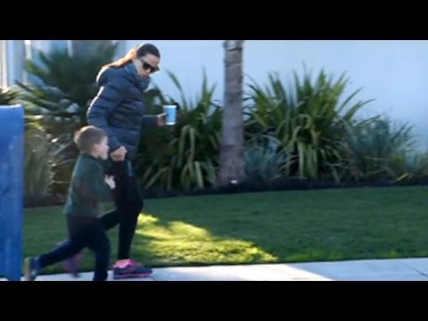 download lagu mp3 mp4 Jennifer Garner Star Wars, download lagu Jennifer Garner Star Wars gratis, unduh video klip Jennifer Garner Star Wars