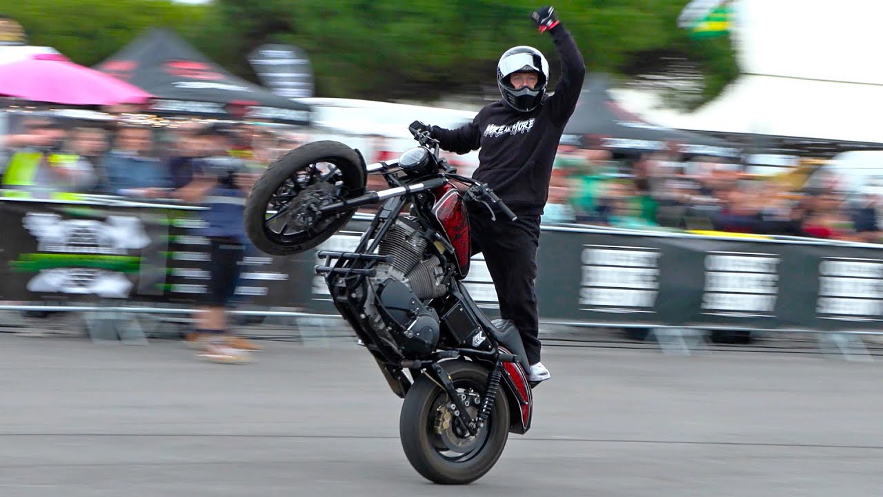 Best Stunts Harley Sportster — Kevin Moreandmore en acción