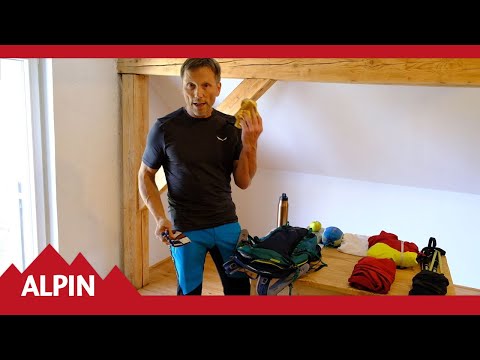 Packing list for mountain hiking: What you need to take on a day trip | ALPIN - The Mountain Maga...