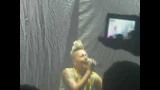 betty woz gone stooshe supporting nicki minaj