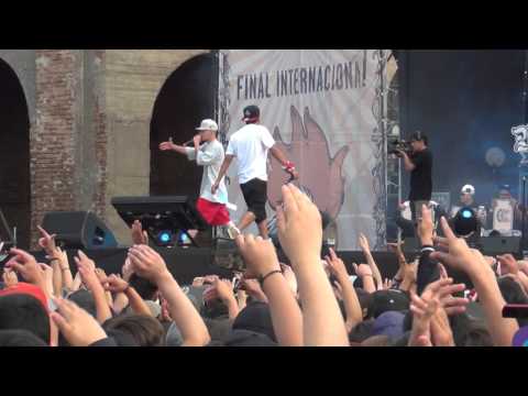 Dtoke vs Jota / Batalla De Los Gallos 2015 Final Internacional