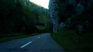 preview picture of video 'Fahrt durch die Pichoux-Schlucht - passage par les gorges de Pichoux'