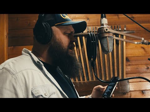 Larry Fleet - A Lotta Women (Official Visualizer)