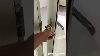 ชุดประตูบานเปิด พร้อมช่องแสง