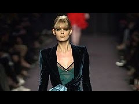 Yves Saint Laurent Fall/Winter 2003/2004 (with Original Soundtrack)