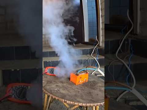 how does a battery boil