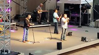 Diamond Rio performs &quot;I Believe&quot; at Sliver Dollar City on 27 May 2019