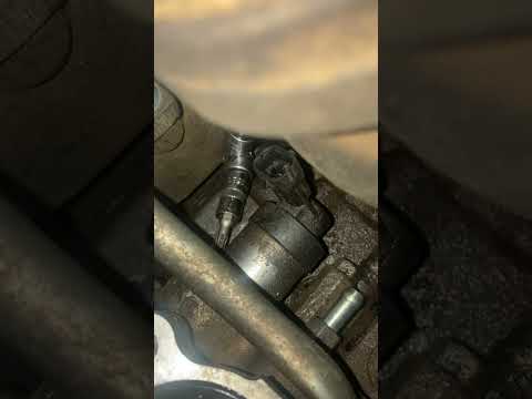 06 sierra duramax fuel pressure regulator replacement, what a pain #mechanic #autorepair #diesel