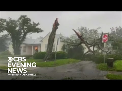 Hurricane Ian lashes Florida with catastrophic storm surge