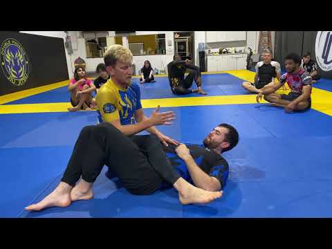 Half Guard Pry pass to mount
