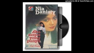 Download lagu Nia Daniaty - Aku Siapa Yang Punya - Composer : Rinto Harahap 1983 (CDQ) mp3