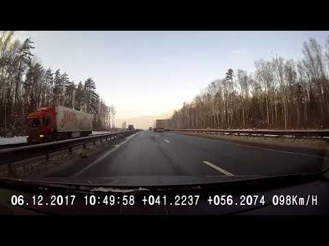 Колесо взорвалось у фуры