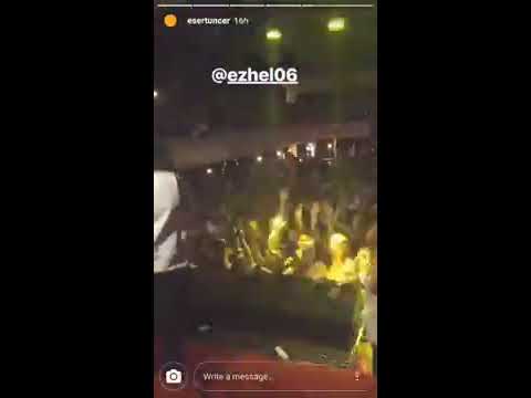 Ezhel - Hiphop is Back (Canlı performans, insan sörfü)