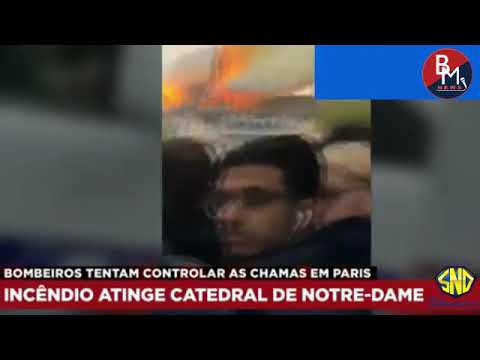 Catedral de Notre Dame pega fogo