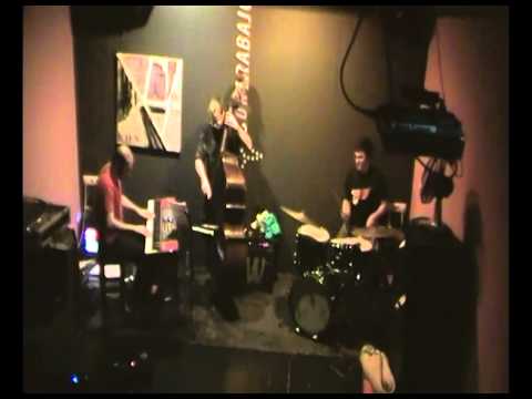 Xan Campos Trio - Blues To You (John Coltrane) @ Contrabajo, Vigo (2010)