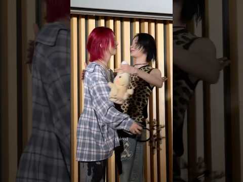 Wumuti & Rui fights on the fansign so adorable 😭 #XLOV #wumuti #rui #kpop #엑스러브 #루이 #우무티 #shorts